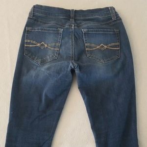 JUNIORS'MUDD RIPPEDSKINNYJEANS size 3